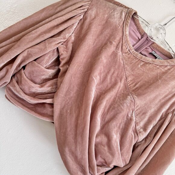 Atoir Pink Velvet Crop Wrap Top Size 2 (XS) NWOT No Retreat - Picture 2 of 8